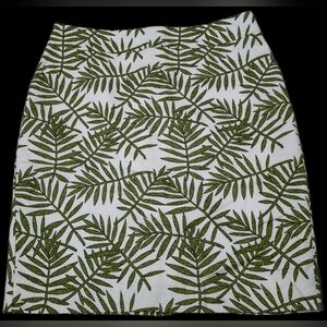 Ann Taylor Career-Style Green Palm Leaf Print Pencil Skirt Size 6 Petite (6P)